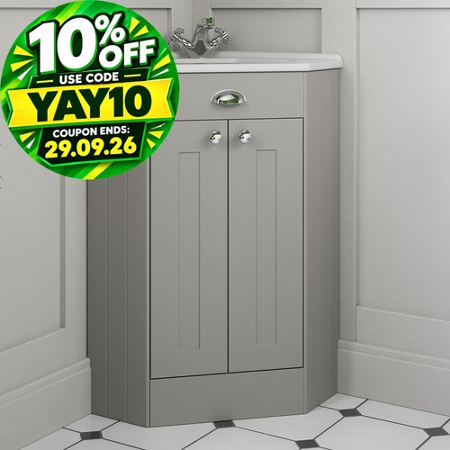 Corner bathroom traditional - corner,